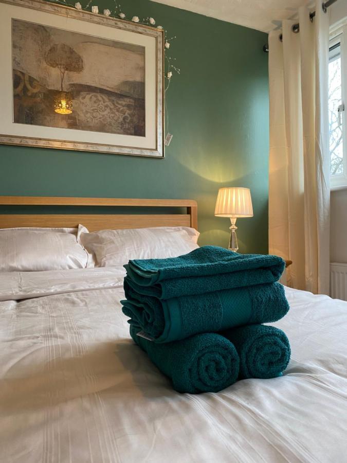 1 Luxurious Double Bedroom With Private Shower Reading Luaran gambar