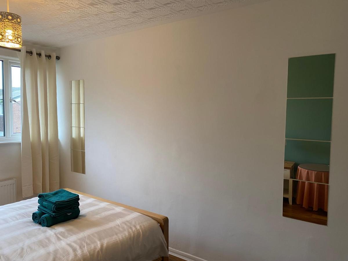1 Luxurious Double Bedroom With Private Shower Reading Luaran gambar