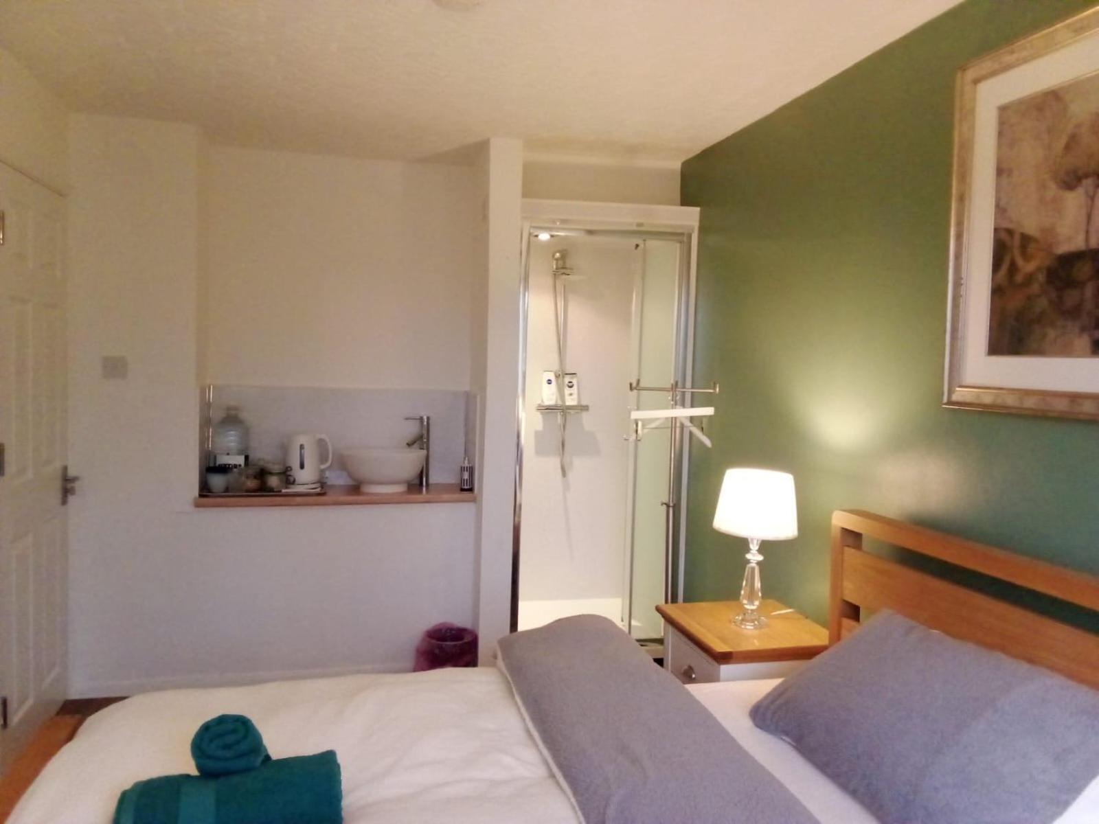 1 Luxurious Double Bedroom With Private Shower Reading Luaran gambar